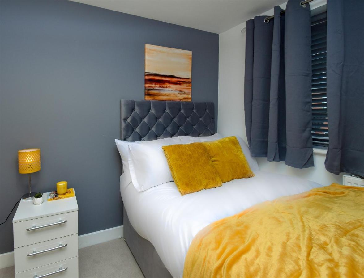 Foxley Place: Mk City House For Large Groups Milton Keynes Exteriér fotografie